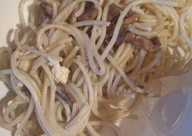 Spaghetti a los dos quesos con champiñones 🍴