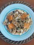 Risoni (orzo) con gambas y salmón. Versión vegana