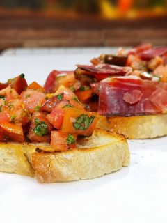Una foto de Bruschetta: la magia en una tosta