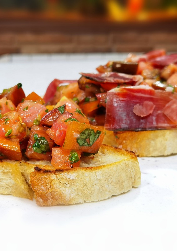 Una foto de Bruschetta: la magia en una tosta