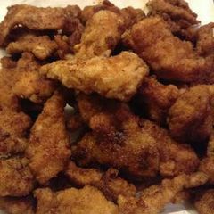 A picture of Chicken Fillet With Garlic Sauce.
