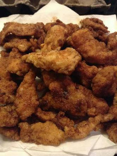 A picture of Chicken Fillet With Garlic Sauce.