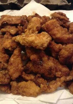 A picture of Chicken Fillet With Garlic Sauce.
