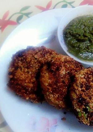 A picture of Oats and matar paneer cutlets.