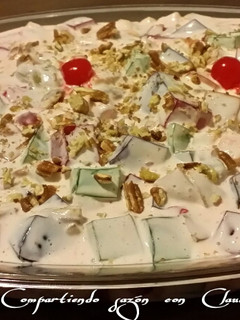Una foto de Coctel de frutas con gelatina🌹