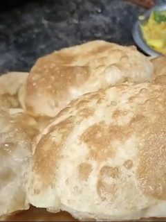 பூரி (Poori recipe in tamil) செய்முறை முக்கிய புகைப்படம்
