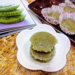 A picture of Honey Kiwi Pops.