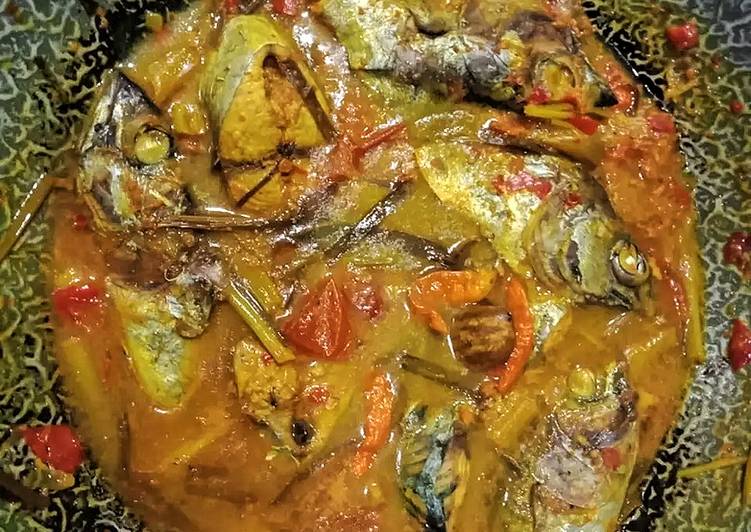 Gulai ikan tongkol asam pedas