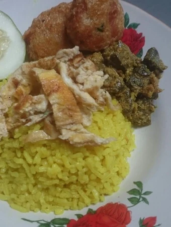 Langkah Mudah untuk Membikin Resep  Nasi Kuning Naskun Praktis yang Enak, Bisa Manjain Lidah
