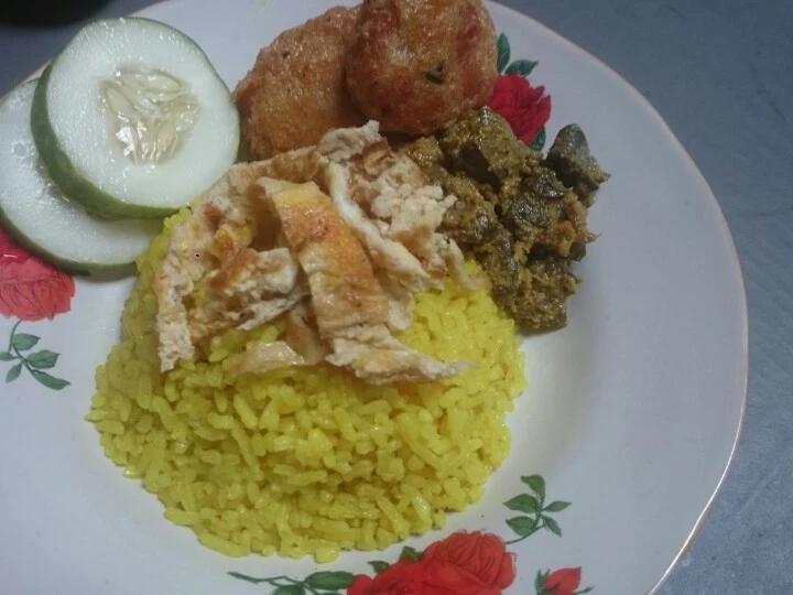 Cara Mudah Menyiapkan Resep  Nasi Kuning Naskun Praktis yang Bisa Manjain Lidah, Menggugah Selera