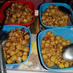 A picture of Chole chaat.