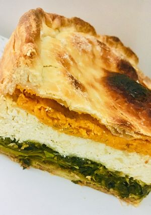 Una foto de 🥮TORTA 🟠⚪️🟢 DE CALABAZA 🎃 RICOTTA 🍚 Y VERDURAS 🥬