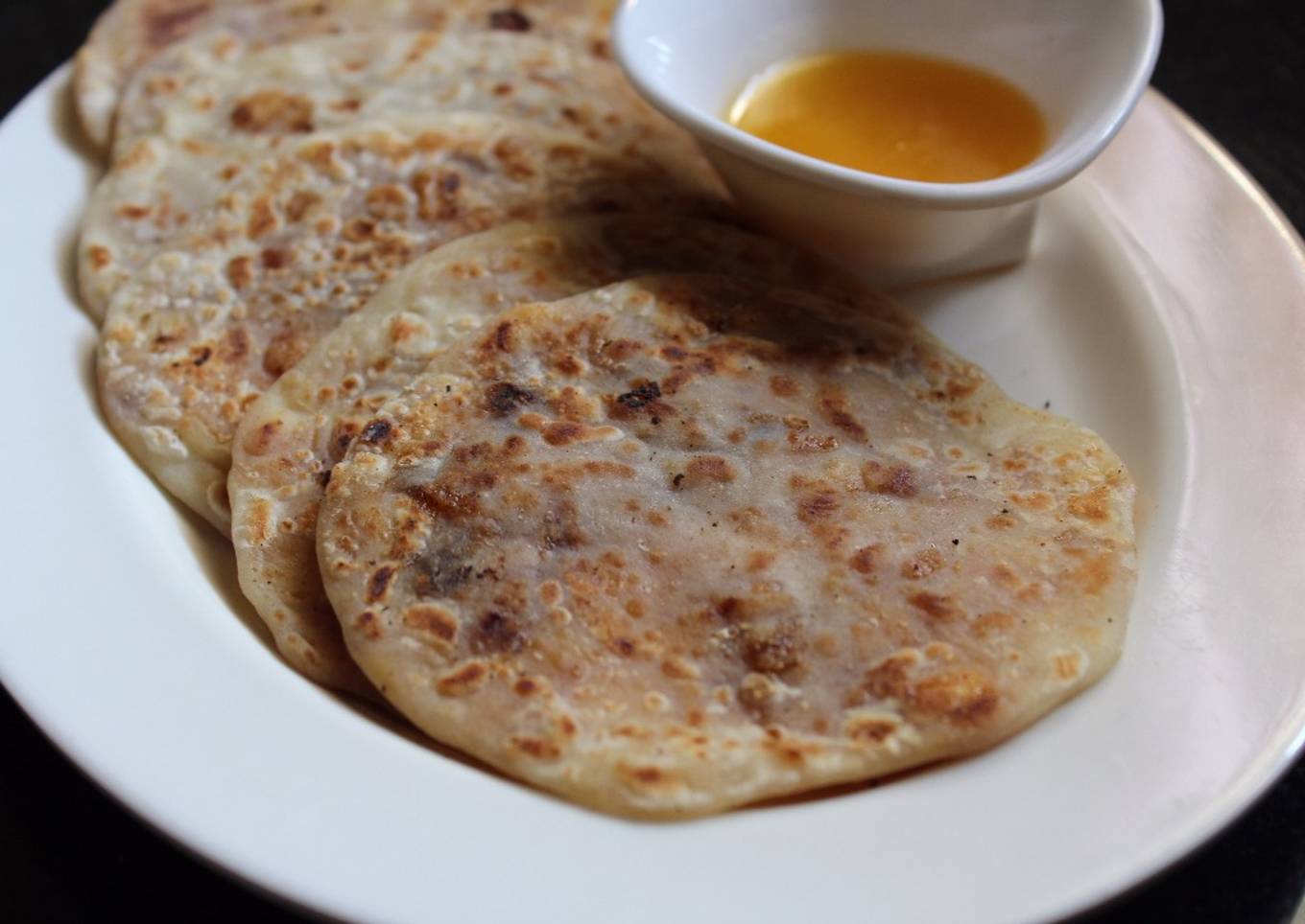 Khoya and Dates Sweet Poli/Khoya Stuffed Sweet Paratha