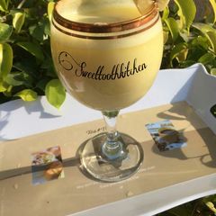 A picture of Banana smoothie.