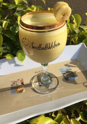 A picture of Banana smoothie.