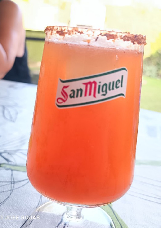 Una foto de Michelada