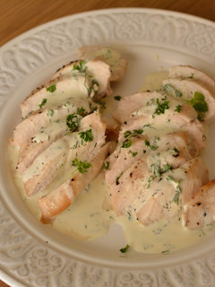 A picture of Chicken with Yogurt Herb Sauce.