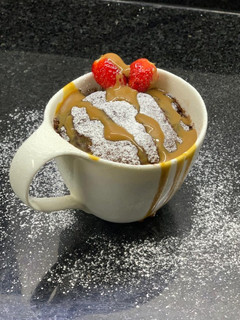 Una foto de Mug cake de chocolate (sin huevo)