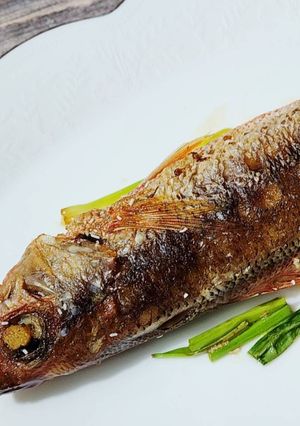 香煎雪塩黑尾冬（雪塩の黒鰭魚ステーキ） 的食譜成品照片