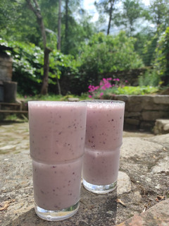 Φωτογραφία της συνταγής Smoothie με γιαούρτι και διάφορα φρούτα