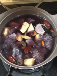 桂圓紅棗甘草白木耳地瓜甜湯 的食譜成品照片