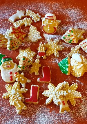 Foto di Biscotti di natale decorati glutenfree e vegan