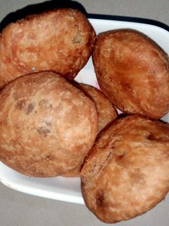 मसाला खस्ता कचौड़ी (masala khasta kachodi recipe in Hindi) रेसिपी मुख्य फोटो