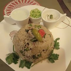 A picture of Chicken Matar Pulao.