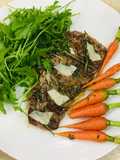 Fuji beefsteak với xà lách rocket, cà rốt baby, và dầu nấm truffle