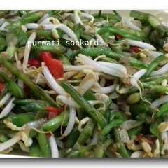รูปของ Tumis genjer,toge,terasi.