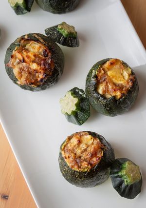 Une photo de Courgettes farcies au chèvres et confit d'oignon