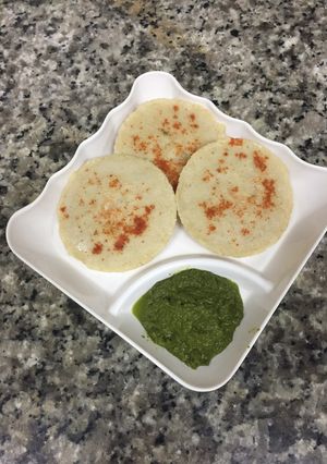 A picture of Oats Idli.