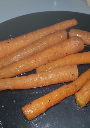 Une photo de Carottes rôties au four miel cumin