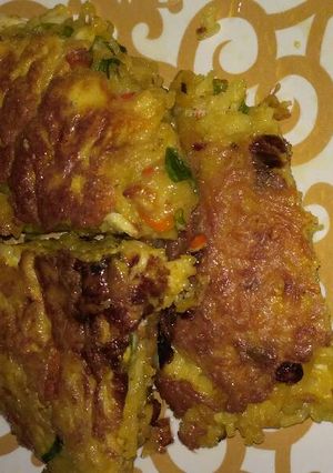 Foto resep OMelet mie instan simpel ga pke lama 😄😃😀