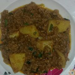 A picture of Potato mutton keema.