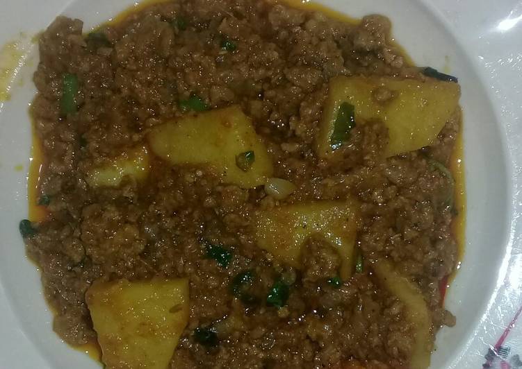 Recipe of Quick Potato mutton keema