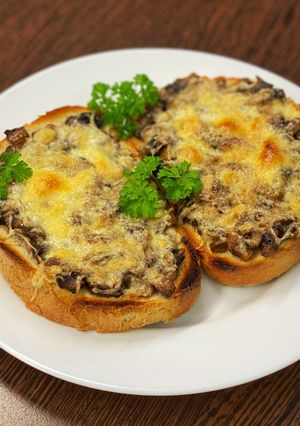 Gombás melegszendvics recept fotója