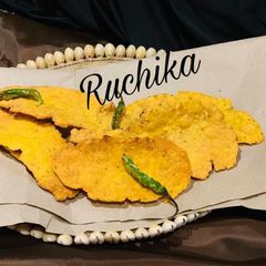 A picture of Fafda.