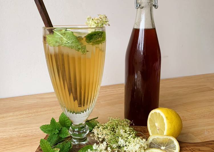 Homemade elderflower sirup (sirup bunga rumahan)