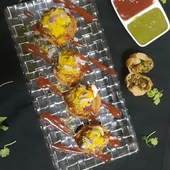 A picture of Veg Momo chat.
