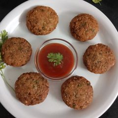 A picture of Black eyed beans vada.