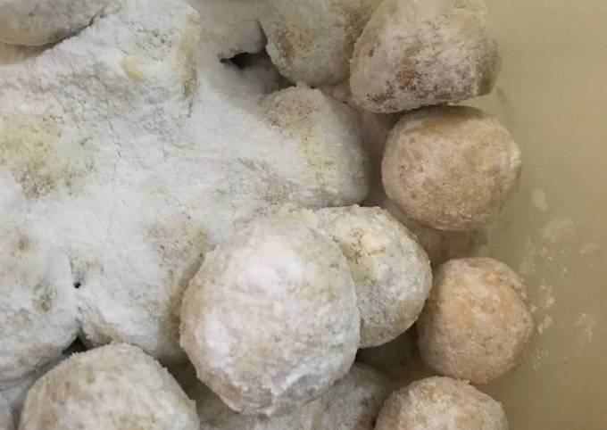 Putri Salju Keju (Snowball Cookies)