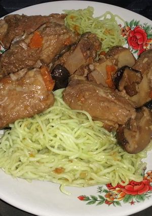 รูปของ บะหมี่หยกหมูตุ๋นเห็ดหอม