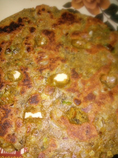 बाजरी की थालीपीठ (bajri ki thalipeeth recipe in Hindi) रेसिपी मुख्य फोटो