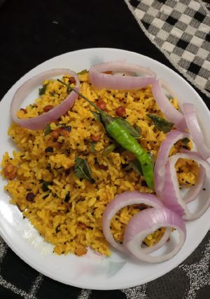 A picture of Peanut lemon rice.