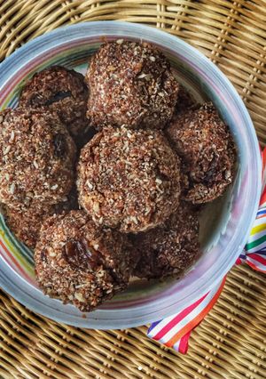 A picture of Healthy protein balls.