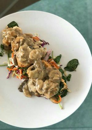 A picture of Healthy salad mushroom sauce.