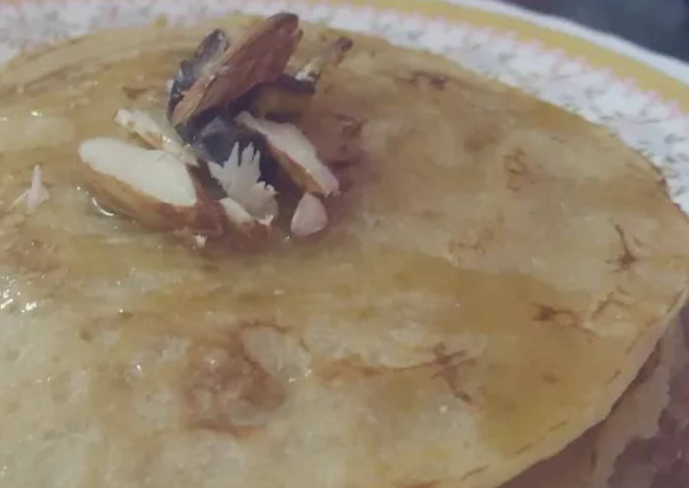 Eggless semolina pancakes and sugar-free hunting