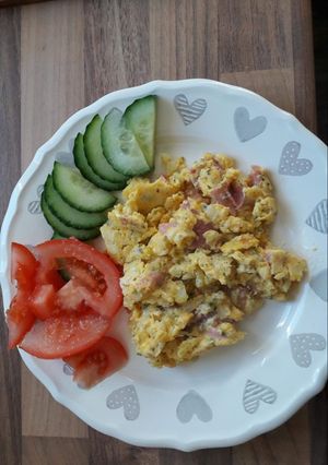 Kiadós vasárnapi reggeli recept fotója