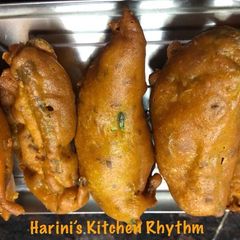 A picture of Betel leaf bajji.